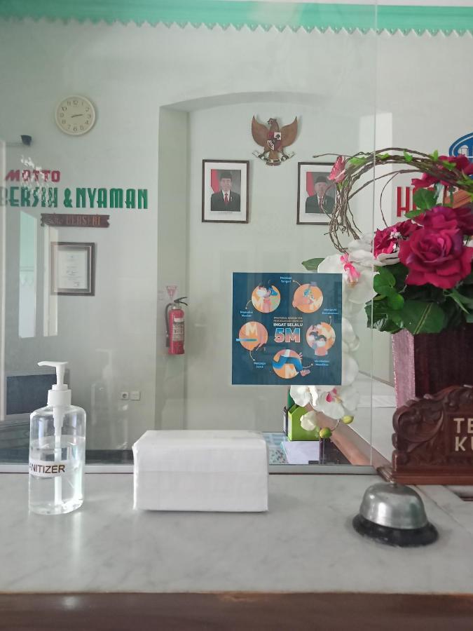 Hotel Trio Surakarta  Экстерьер фото