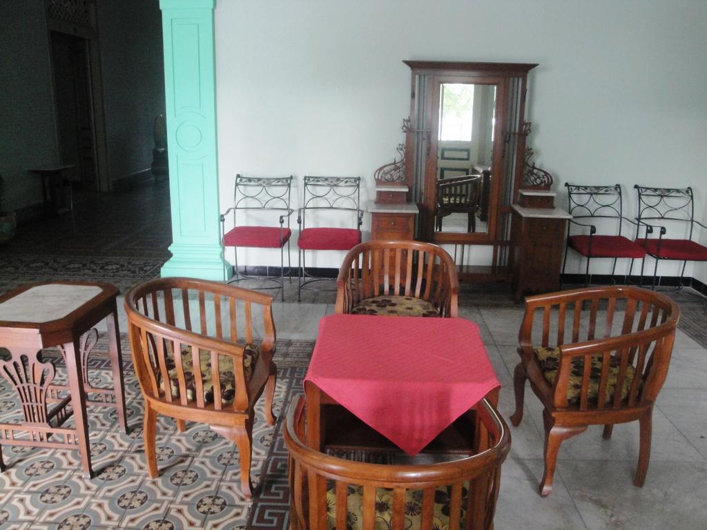 Hotel Trio Surakarta  Экстерьер фото