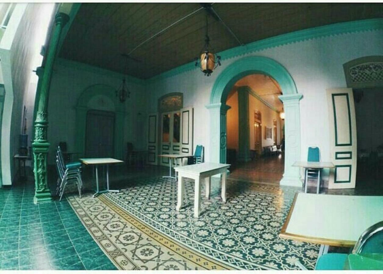 Hotel Trio Surakarta  Экстерьер фото